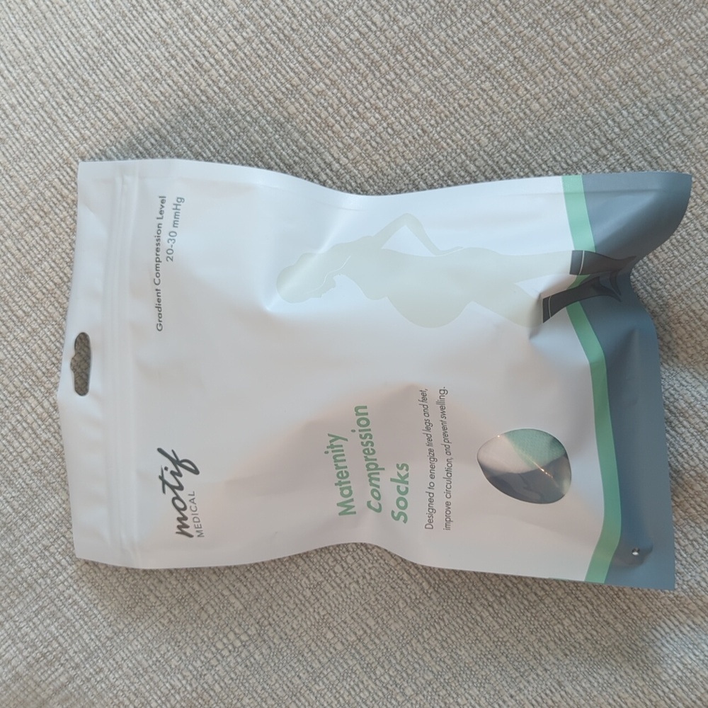 NWT maternity compression socks